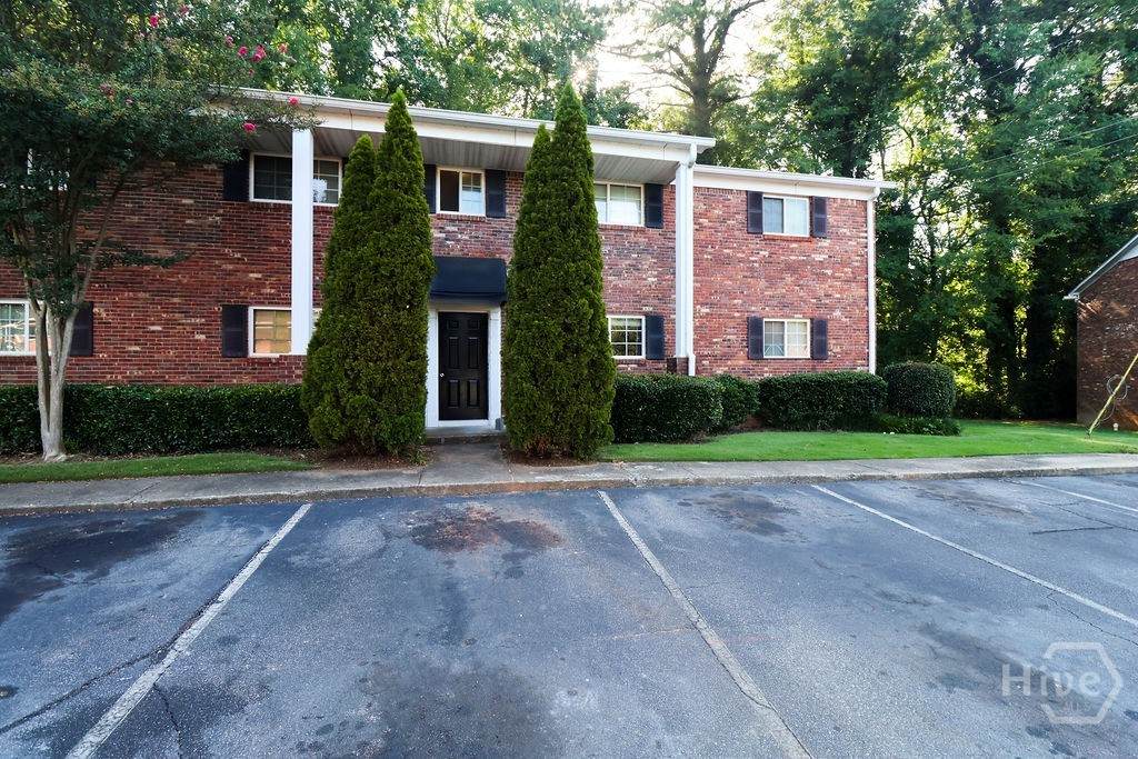 195 Sycamore Drive - Photo 1
