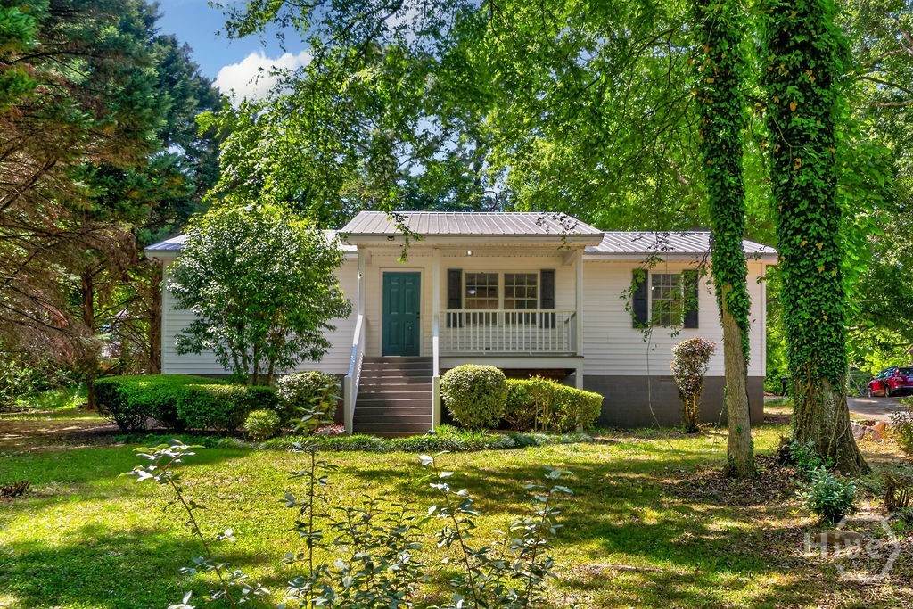 108 Gordon Street - Photo 1