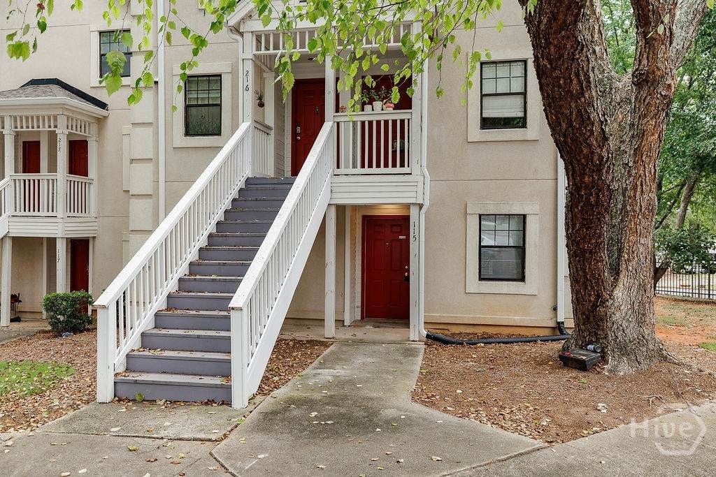 210 Appleby Drive - Photo 1