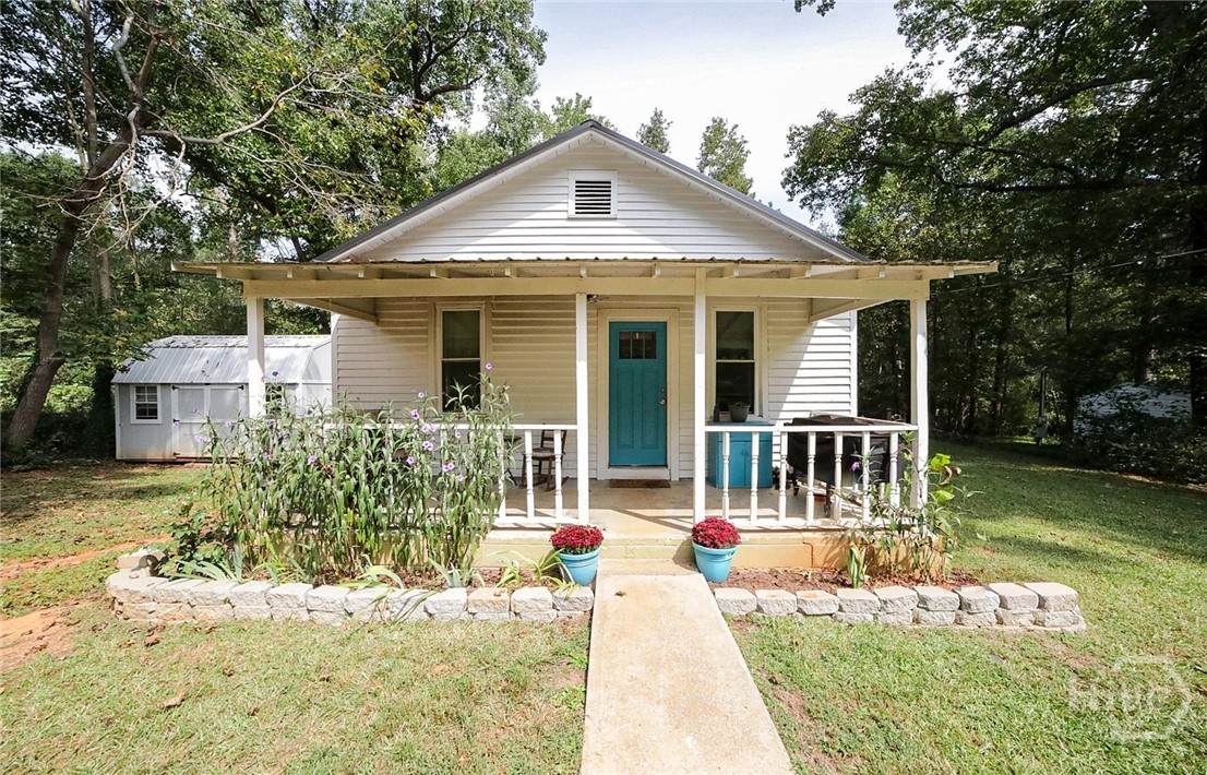 430 Sherwood Circle - Photo 1