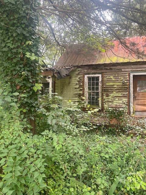 1198 West Hancock Avenue - Photo 1