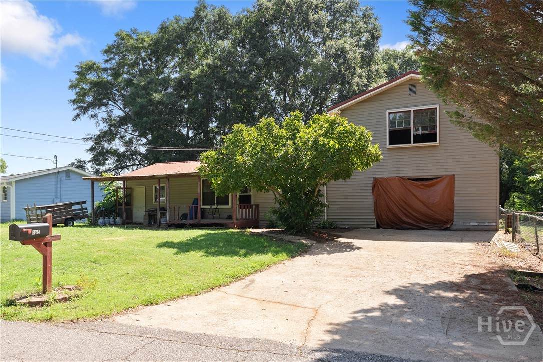105 Fairlane Drive - Photo 1