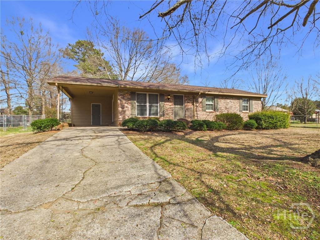 1020 Tuxedo Lane - Photo 1