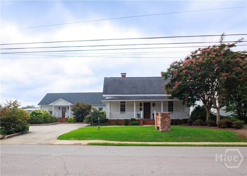 106 Alexander Avenue - Photo 1