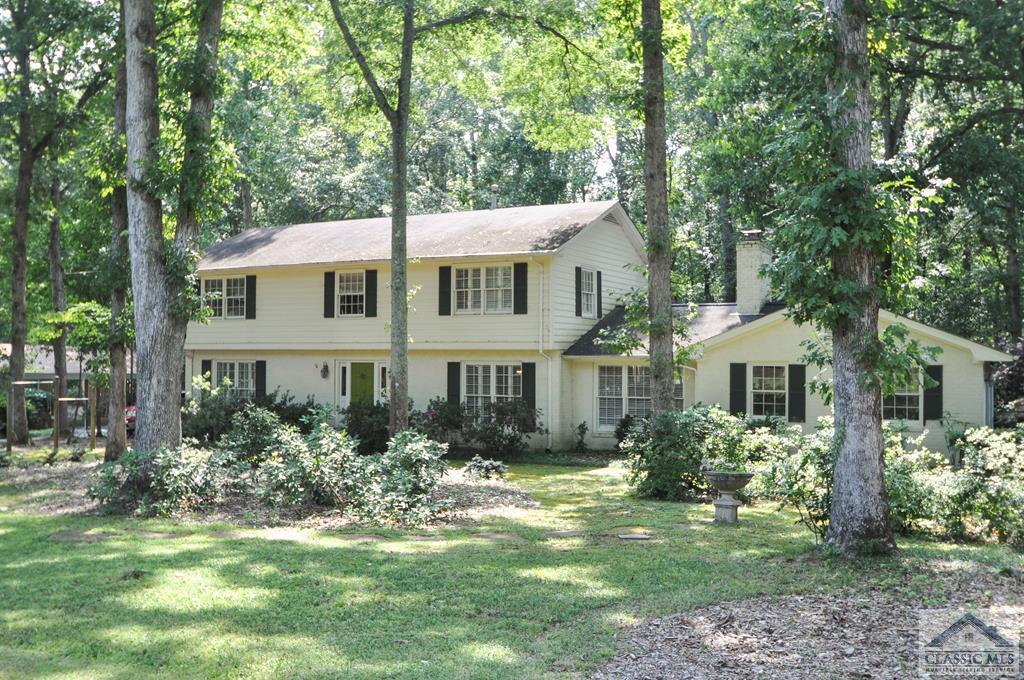 160 Devereux Drive - Photo 1