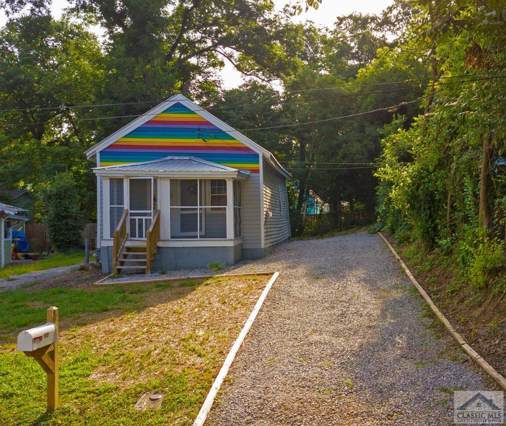 254 Billups Street N - Photo 1