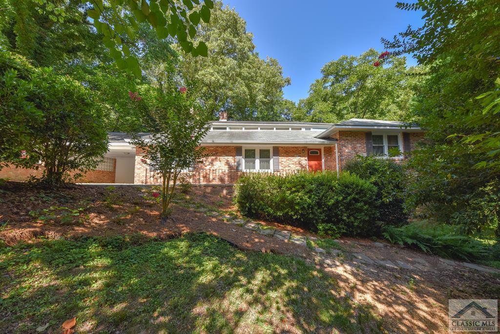 235 Devonshire Dr - Photo 1