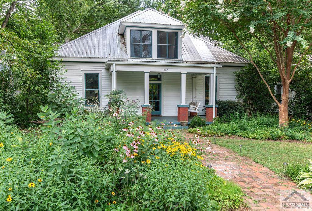 467 Boulevard Avenue - Photo 1