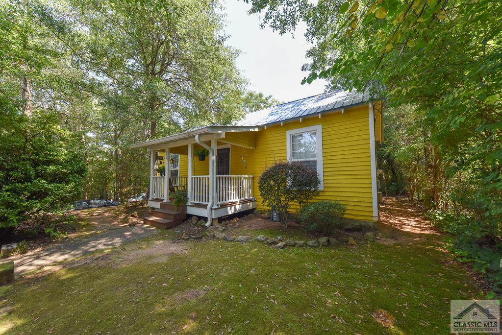 246 Elizabeth Street - Photo 1