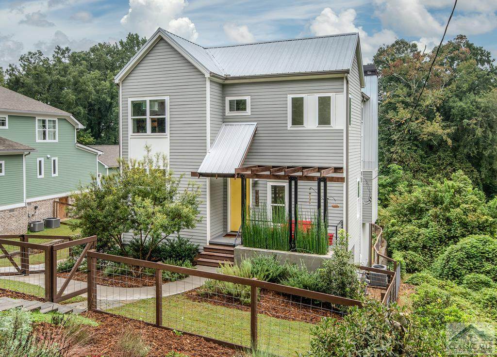 157 Crawford Avenue - Photo 1