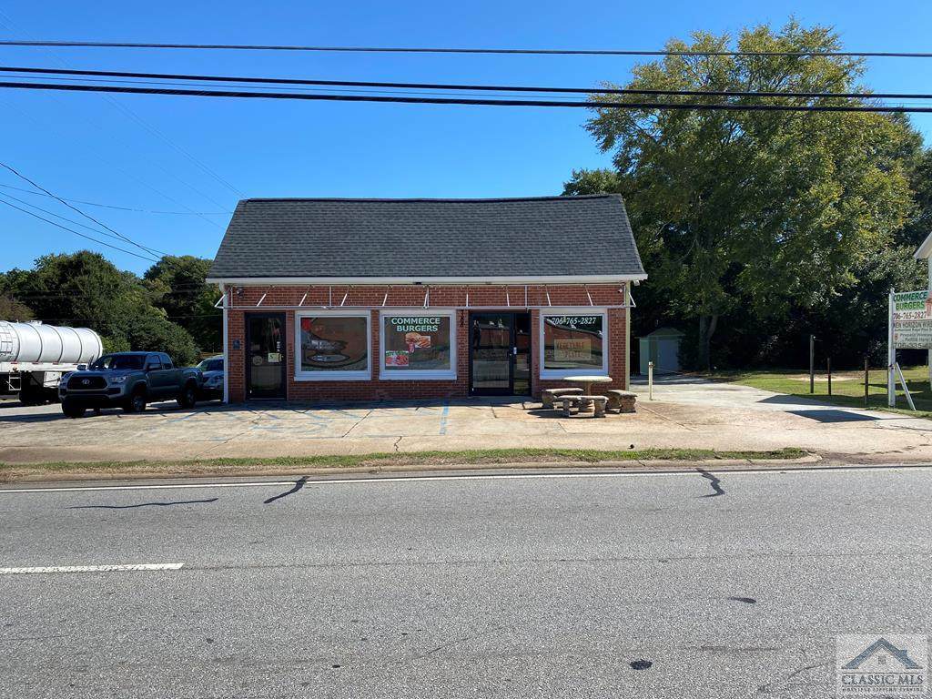788 Broad Street S - Photo 1