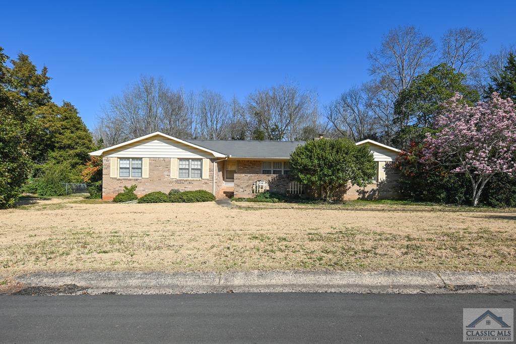 105 Arthur Circle - Photo 1