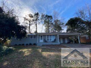 135 Pineview Drive - Photo 1