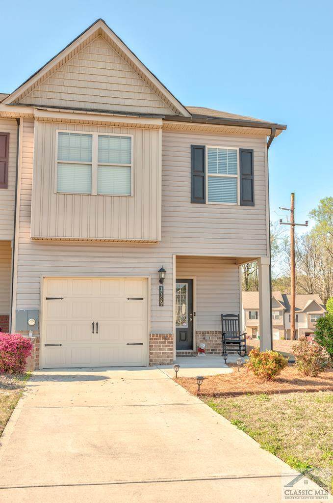1729 Snapping Court - Photo 1