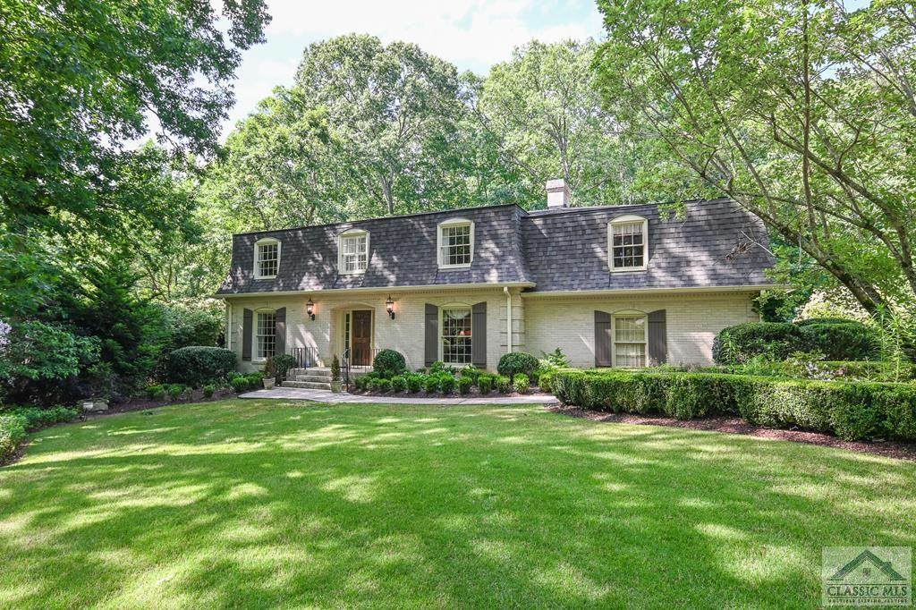 215 Pendleton Drive - Photo 1