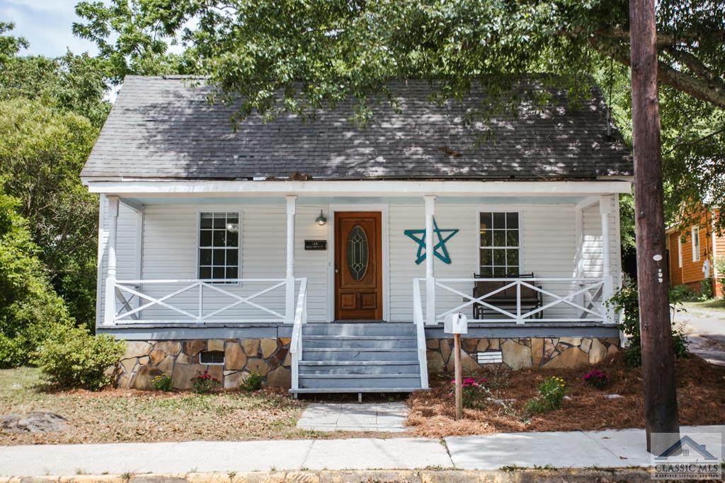 180 Poplar Street N - Photo 1