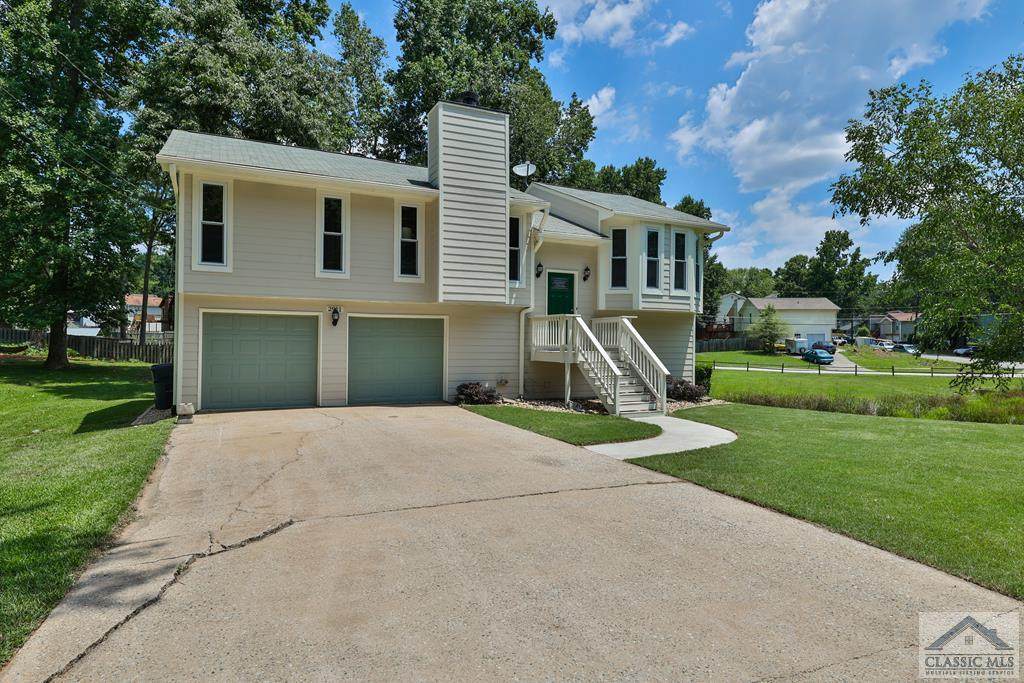2911 Creekwood Lane - Photo 1