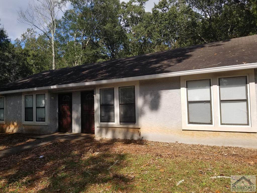 302 E Paces Drive - Photo 1