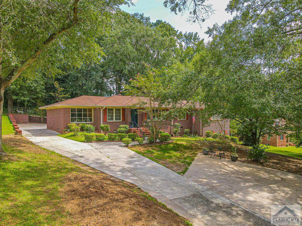 175 Tusten Street S - Photo 1