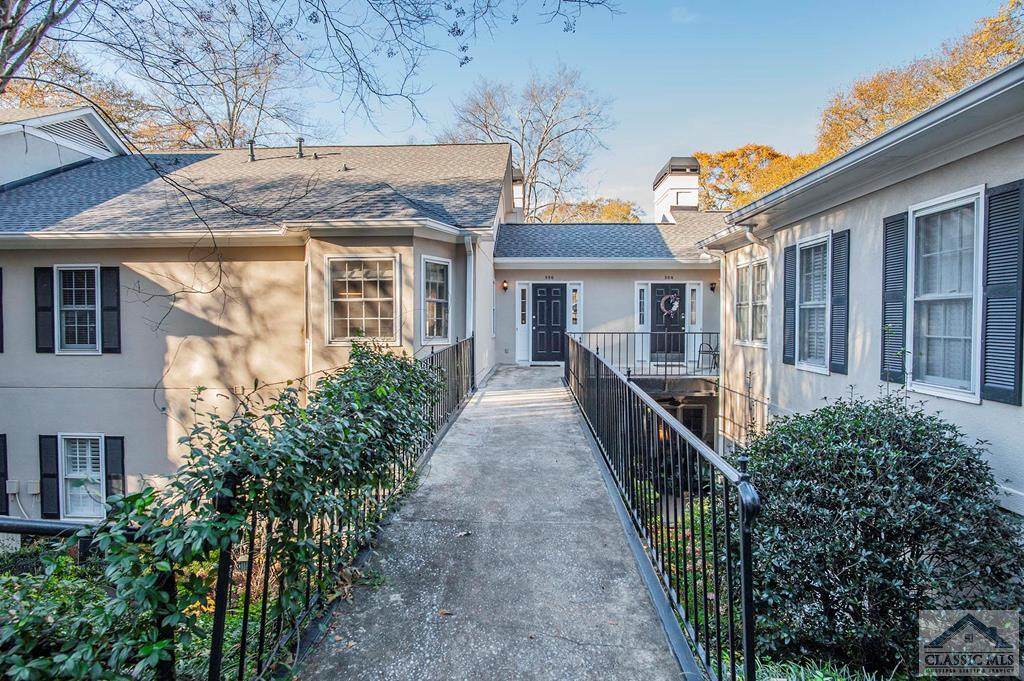 306 Pope Street S - Photo 1