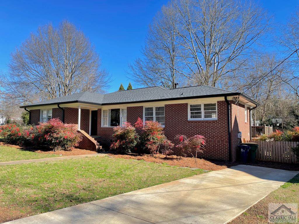 670 Holman Avenue - Photo 1