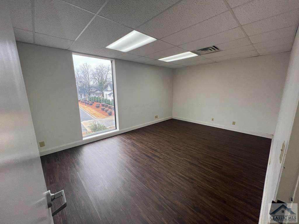 138 Park Avenue - Photo 1