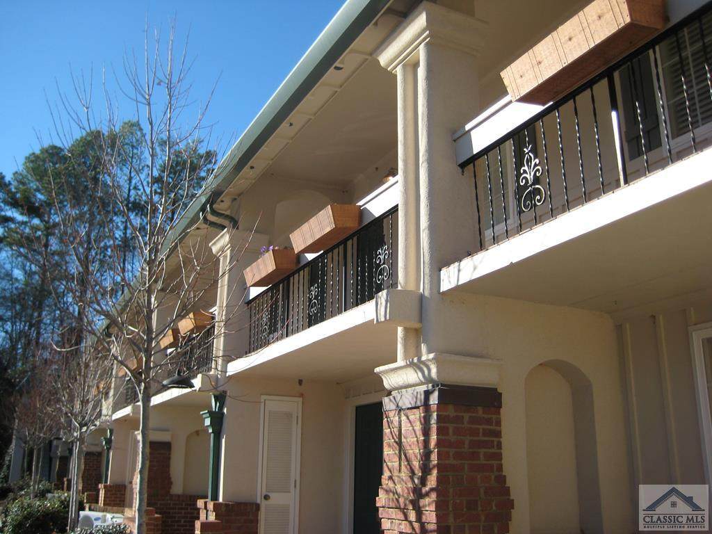 760 Campus Road E - Photo 1