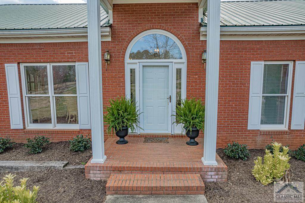 1380 Sunset Ridge - Photo 1