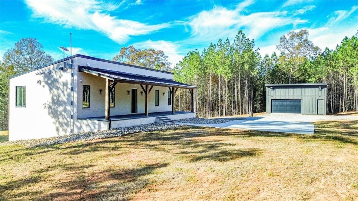 60 Stephens Road - Photo 1