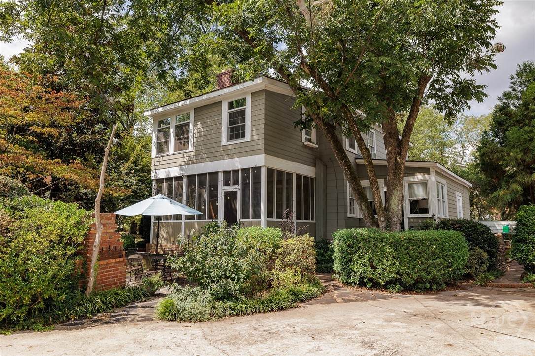 1697 Milledge Avenue - Photo 1