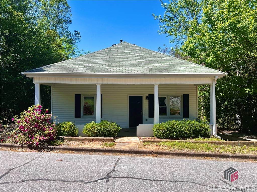 153 Inglewood Avenue - Photo 1