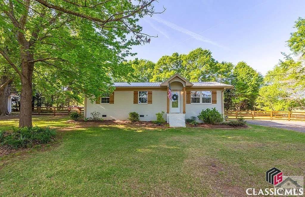 1521 Aiken Road - Photo 1