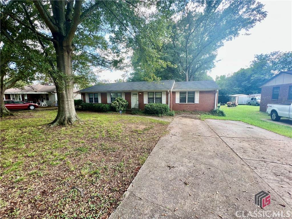 216 Meadow Drive - Photo 1