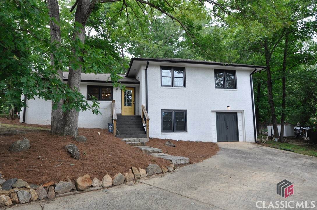 225 Sherwood Drive - Photo 1