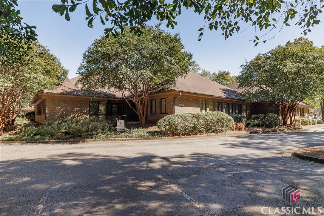 700 Sunset Drive - Photo 1
