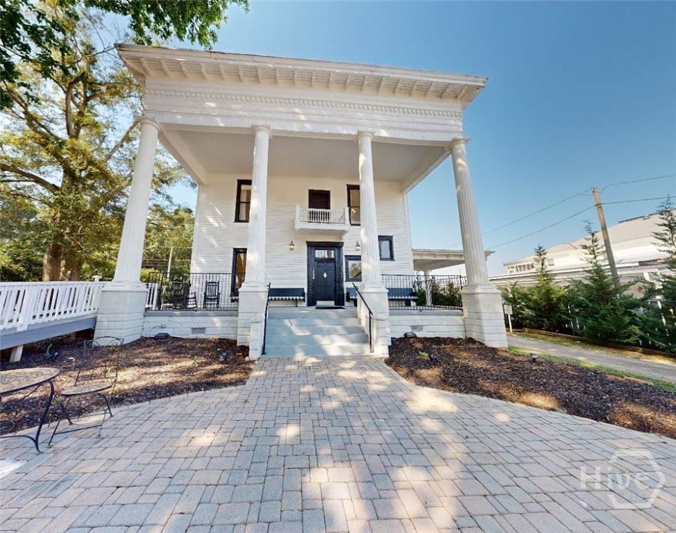 1029 Elm Street - Photo 1