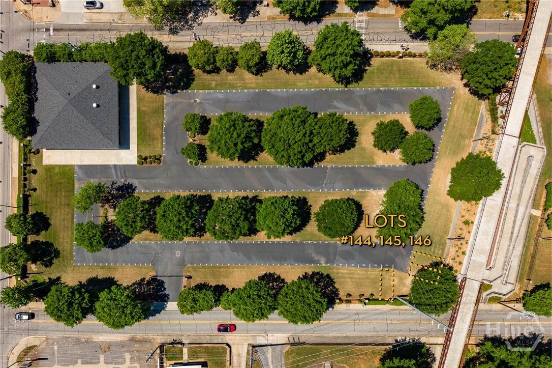 225 Oak Street - Photo 1