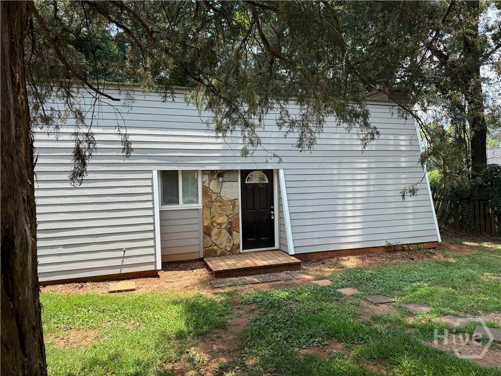 230/232 Rustwood Drive - Photo 1