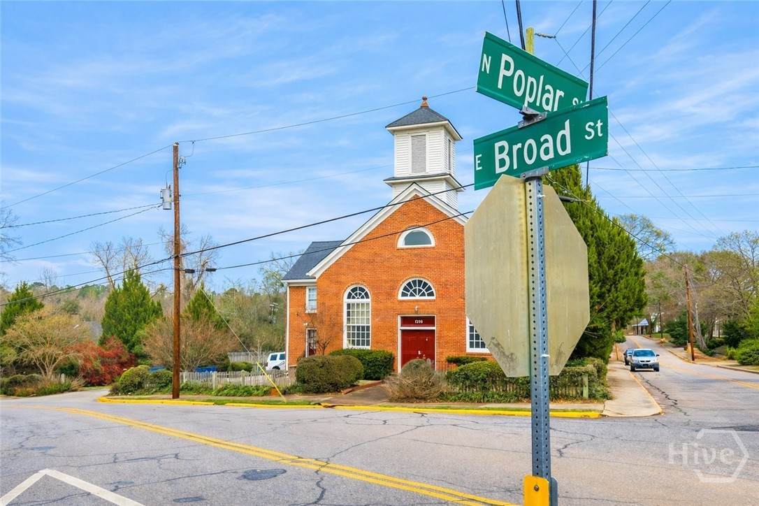 1295 Broad Street - Photo 1