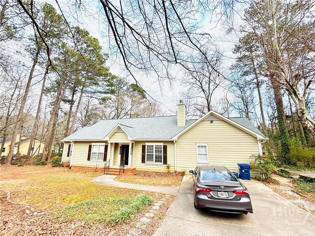 114 1/2 Greenbrier Way - Photo 1