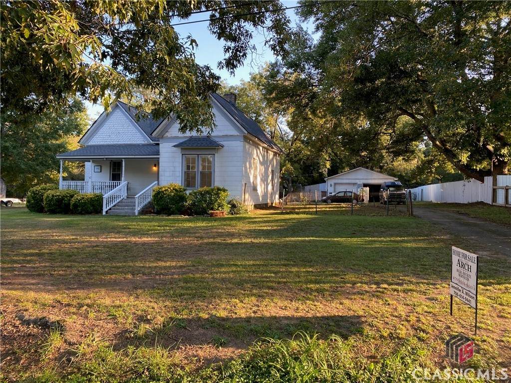 904 Railroad Avenue - Photo 1