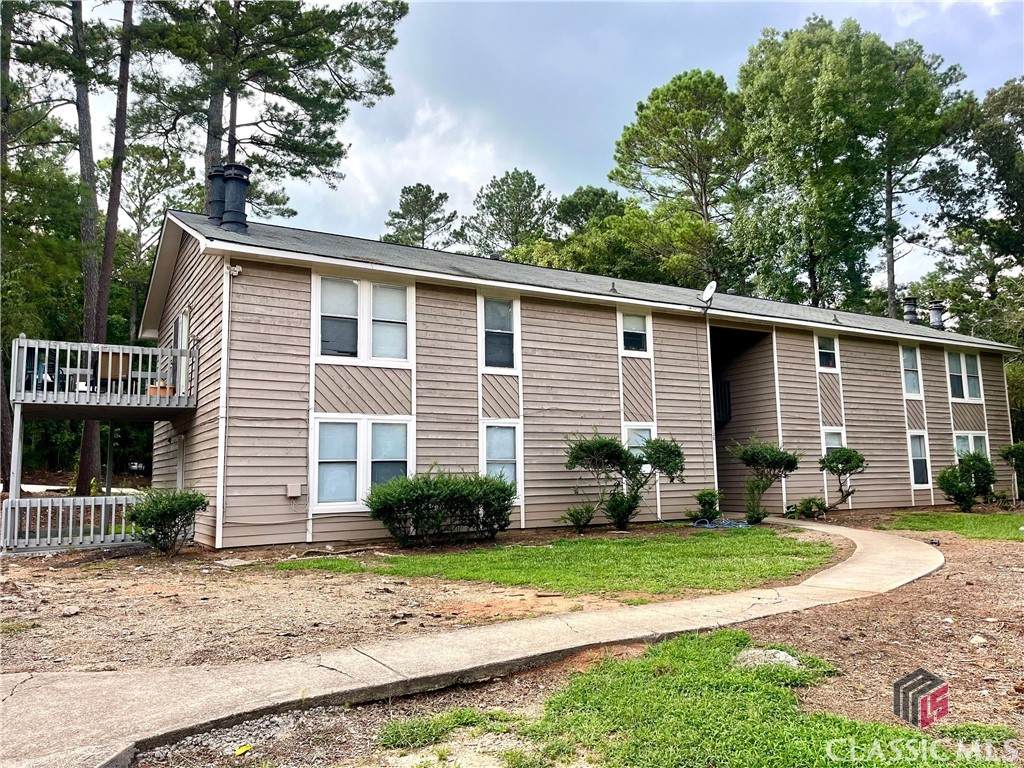 120 Pinehurst Court - Photo 1