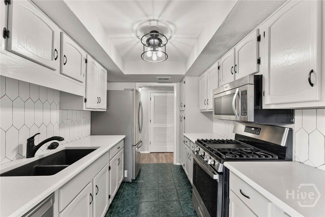 1115 Canyon Point Circle - Photo 1