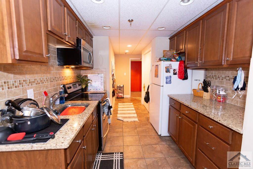 131 Broad Street E - Photo 1
