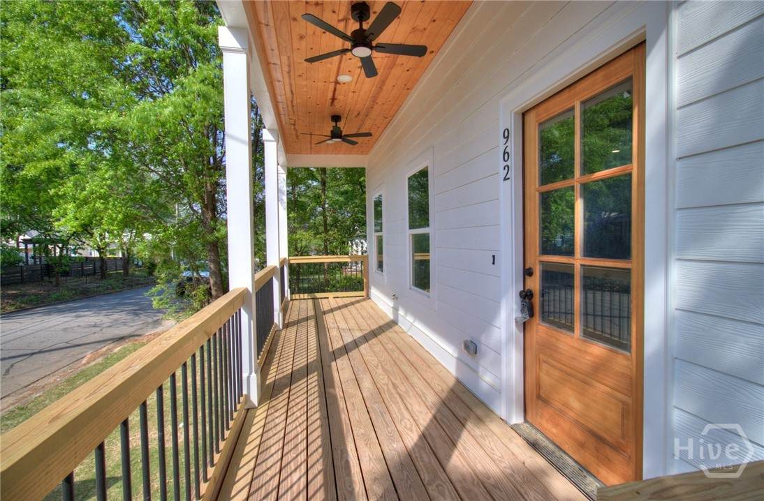 962 Reese Street - Photo 1
