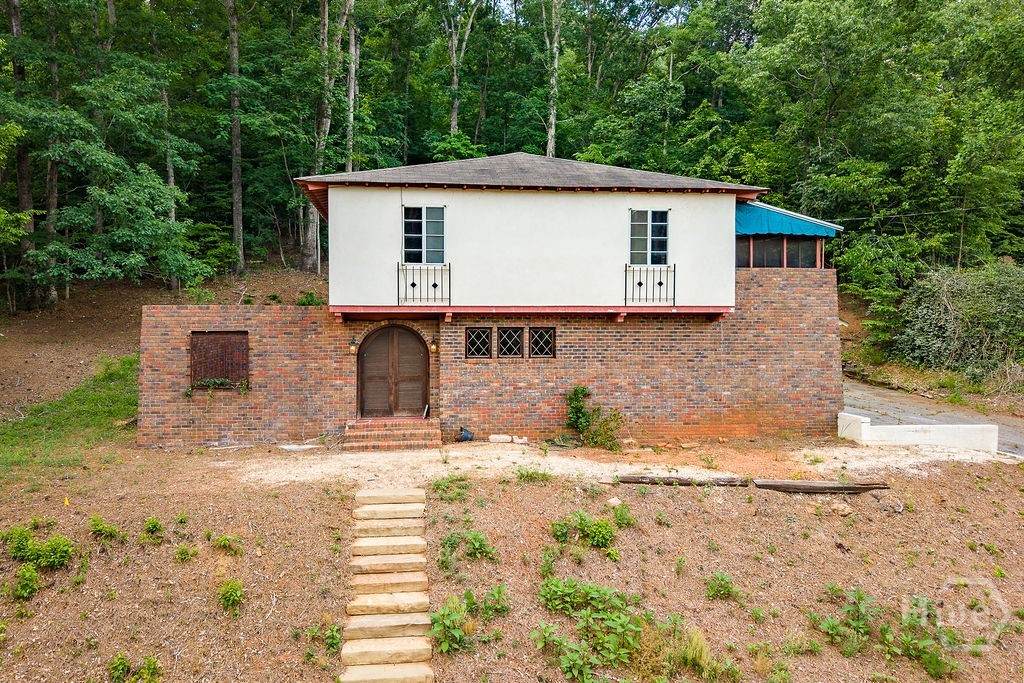340 Dogwood Drive - Photo 1