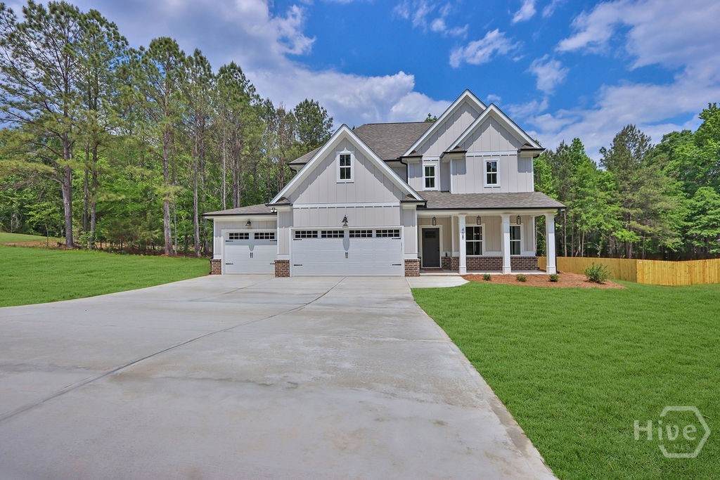 408 Pinewood Drive - Photo 1