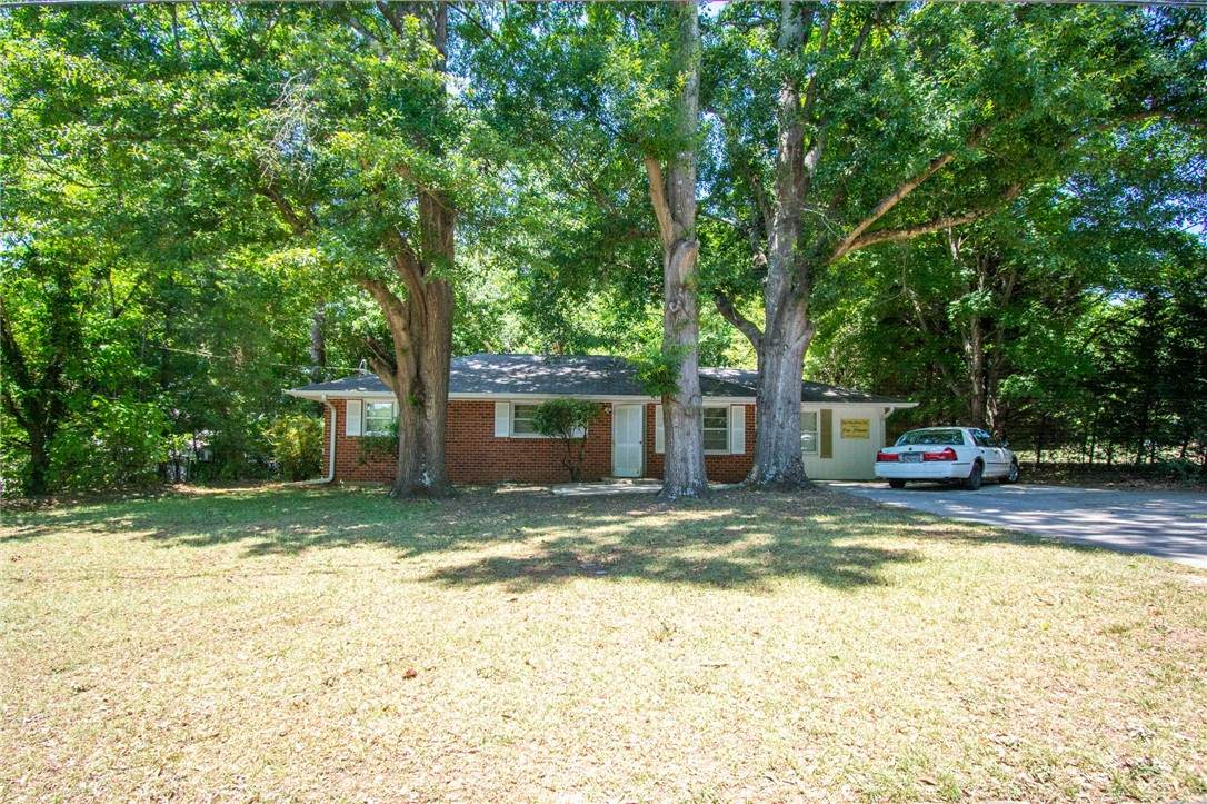 103 East Meadow Drive - Photo 1