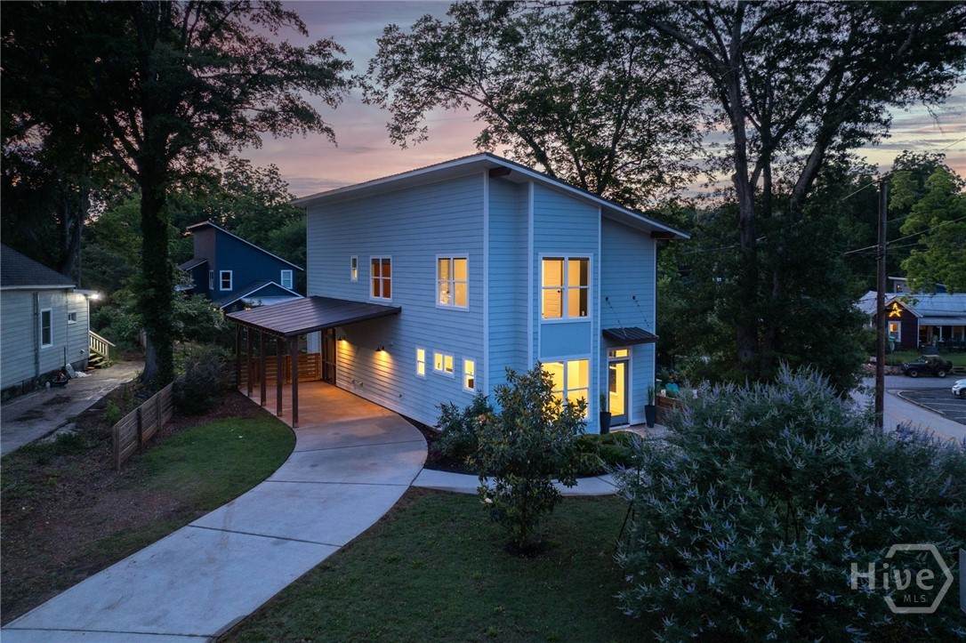 1322 Hancock Avenue - Photo 1