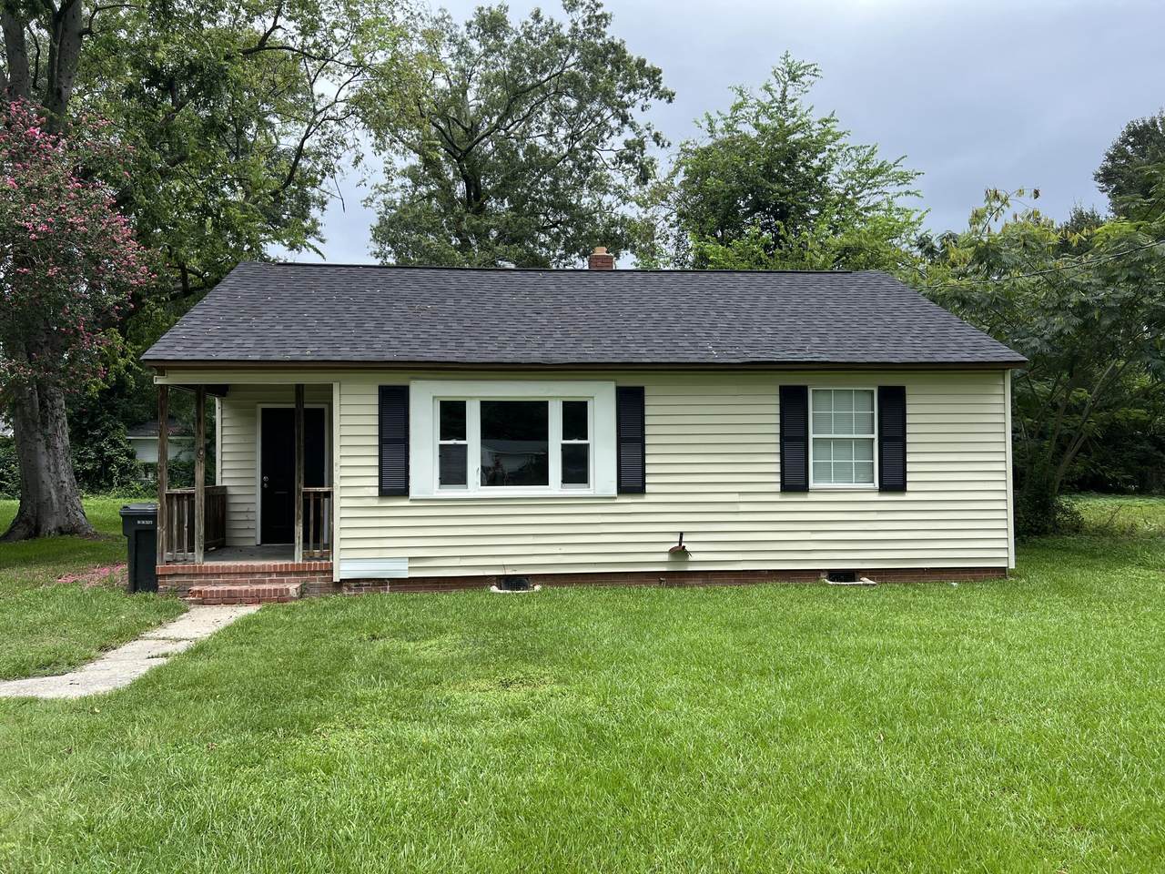 823 Mary Avenue - Photo 1